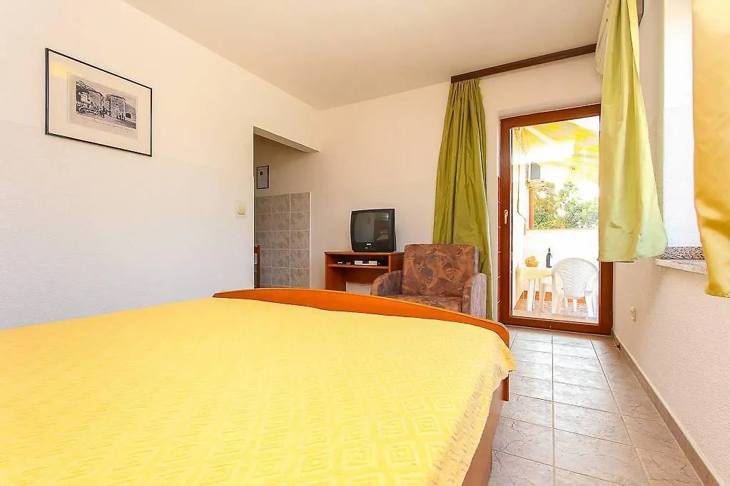 Apartments Lili Medulin