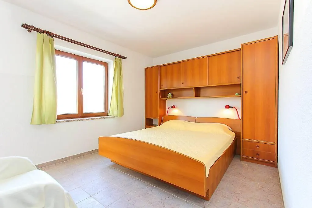 Apartments Lili Medulin