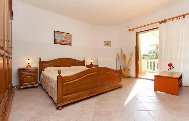 Apartments Lili Medolino